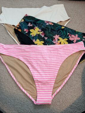 Old Navy bundle of 3 swim bottoms 4x